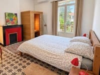 Chambre confortable pour le repos des randonneurs du GR653