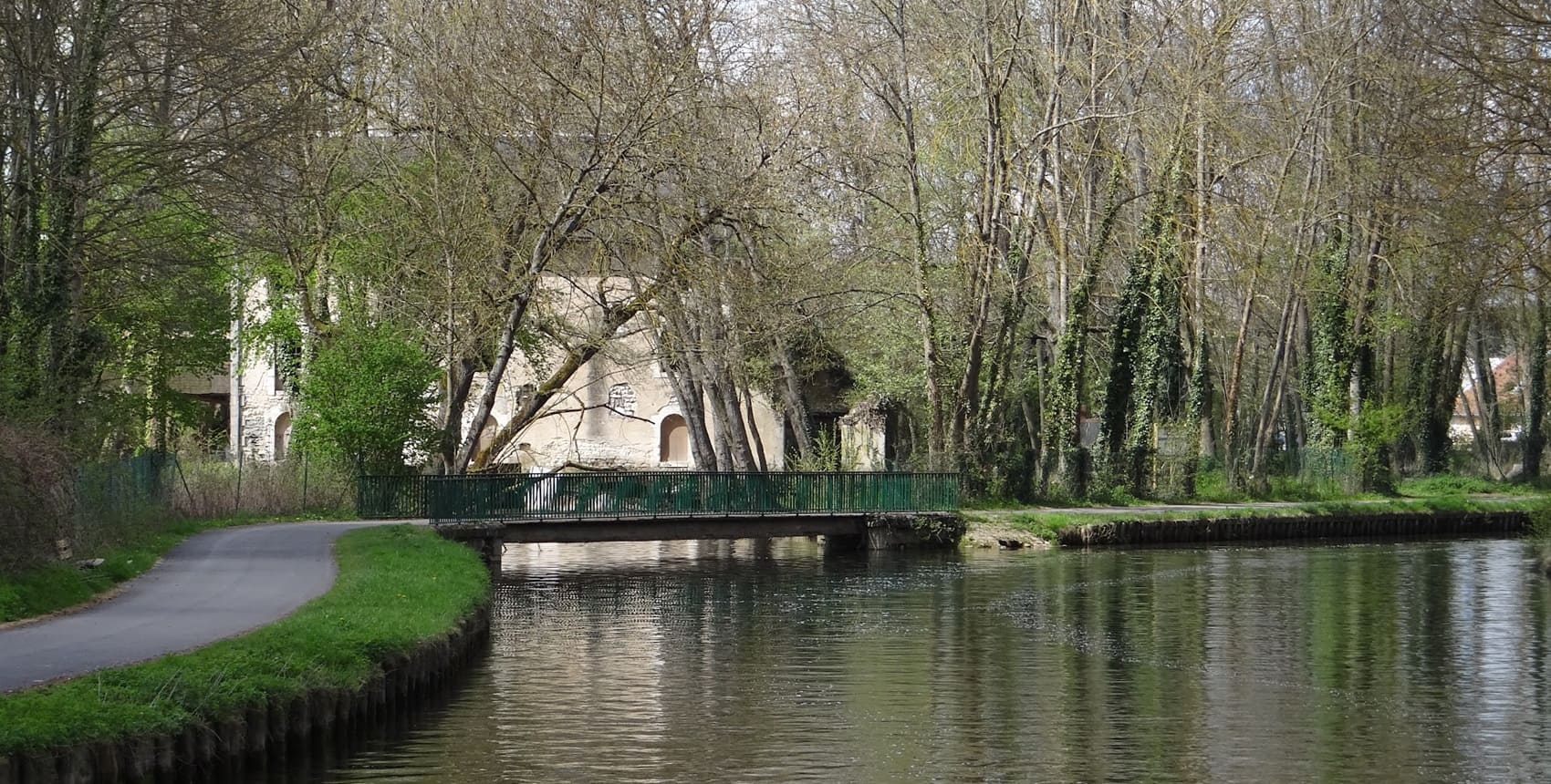 GR®113 De Provins (Seine-et-Marne) à Auxerre (Yonne)