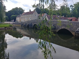 GR®213 Hiking from Chamesson (Cote-d'Or) to Vezelay (Yonne) 3
