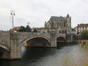 Gr 2 Walking From Montereau Fault Yonne Seine Et Marne To Paris Ile De France