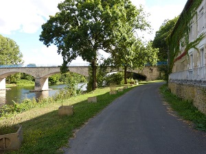GR364 Walking from Plein-Bois to Lusignan (Vienne) 5