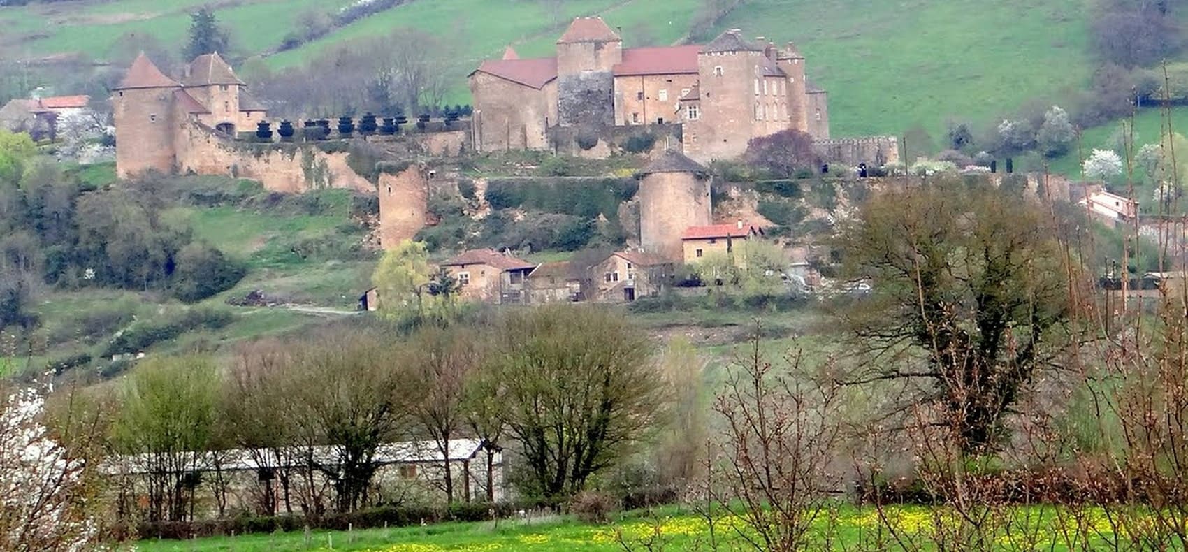 GR®76A From St-Vallerin (Saone-et-Loire) to Mt Saint-Rigaud (Rhone)