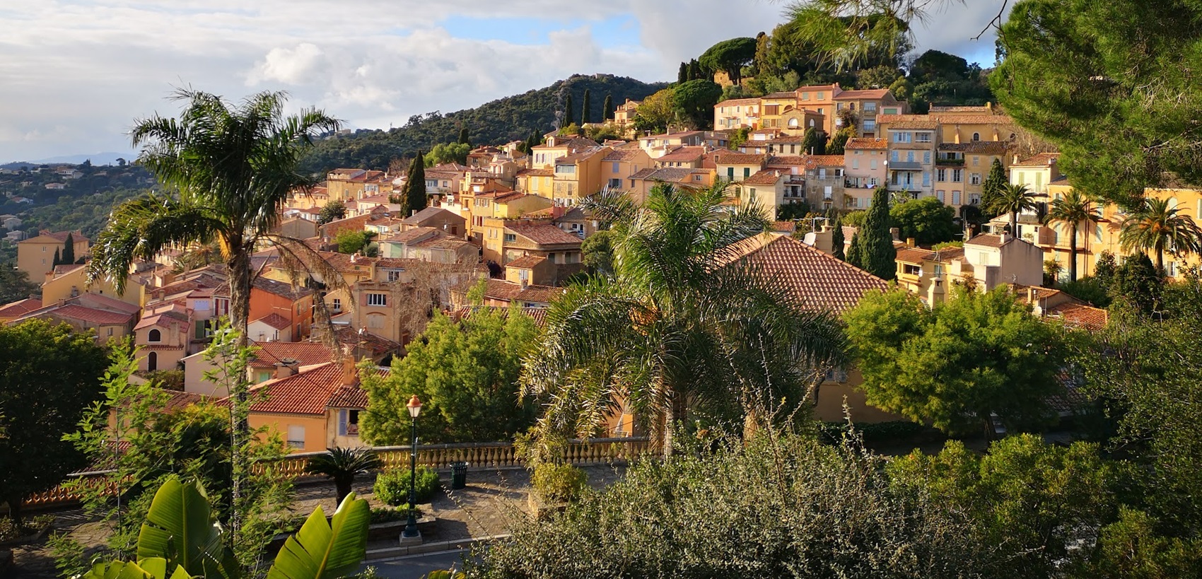 GR®90 Du Lavandou à Notre Dame des Anges (Var)