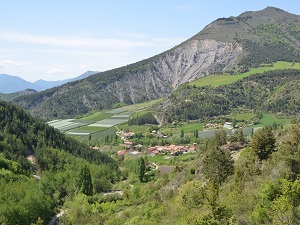 Hiking around Buech (Hautes-Alpes, Drome)