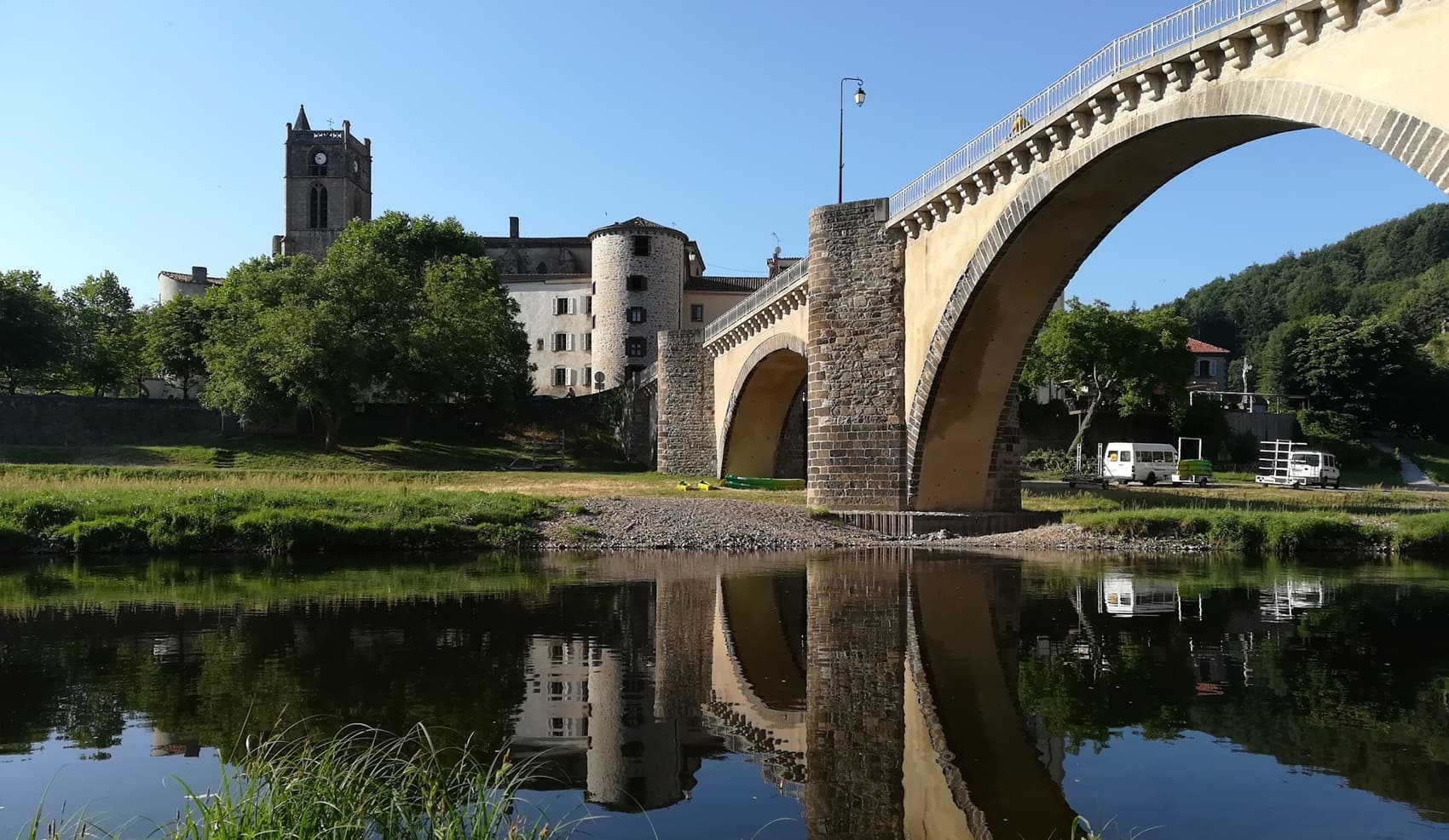 Tour de Robe de Bure et Cotte de Mailles (Haute-Loire)