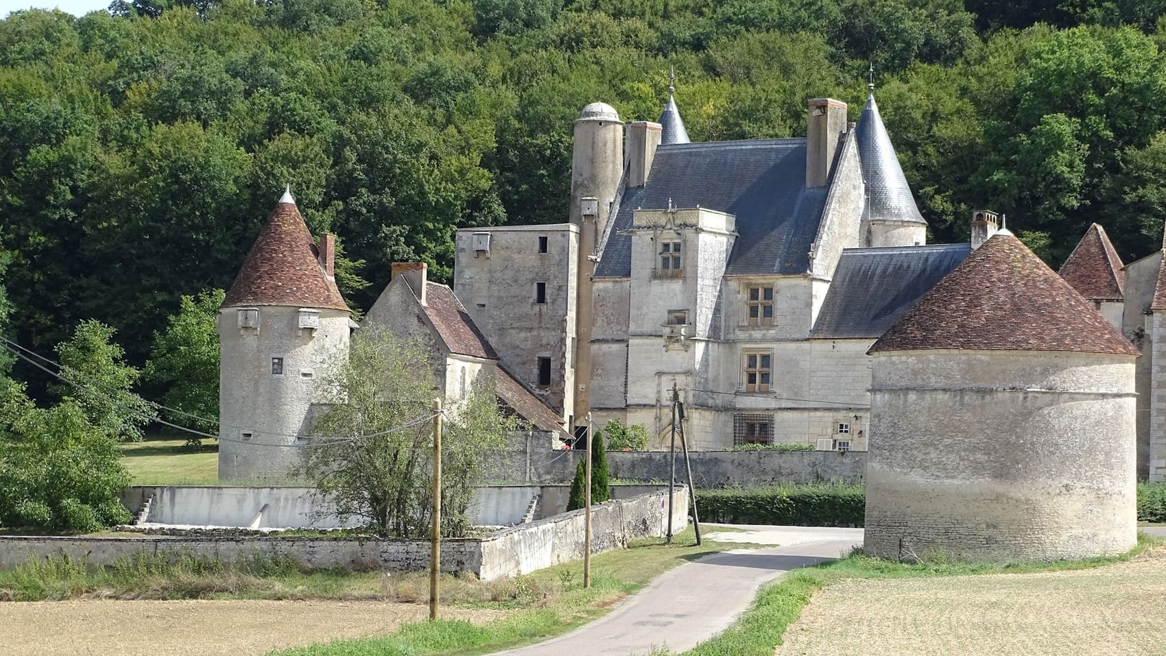 Tour of the Meanders of the Yonne river