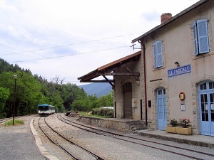 Randonnée de Entrevaux à Thoard (Alpes-de-Haute-Provence). Grande Traversée des Préalpes.