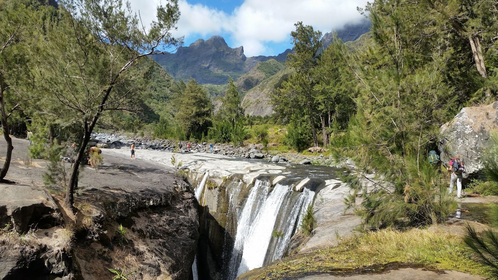 GR®R3 Loop around Mafate Circus (Reunion Island)