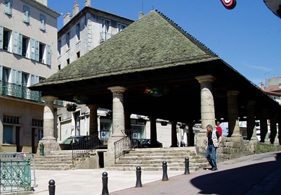 De graanhal in Langogne in Lozère